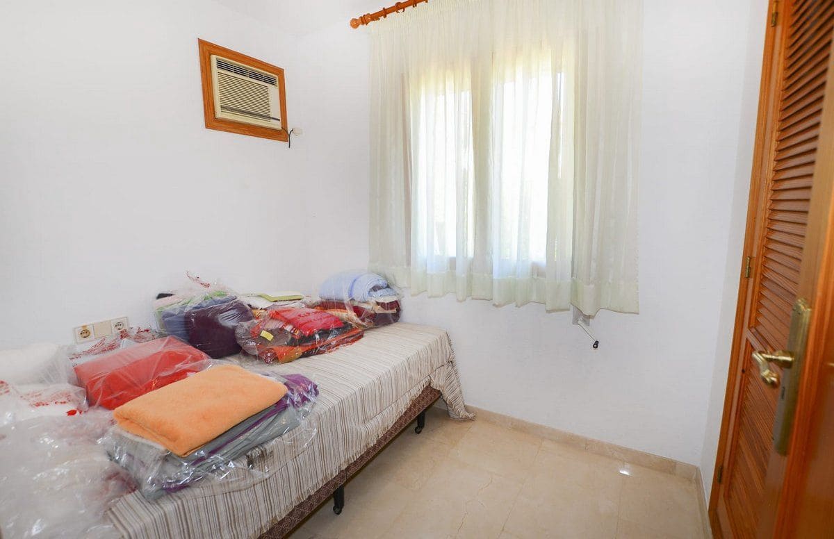 7 sovrum Villa till salu i Calpe / Calp med pool garage - 850 000 € (Ref: 7738599)