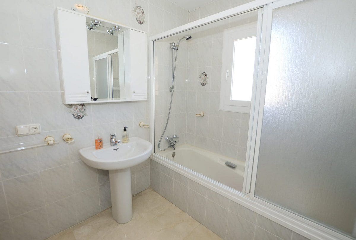 7 sovrum Villa till salu i Calpe / Calp med pool garage - 850 000 € (Ref: 7738599)