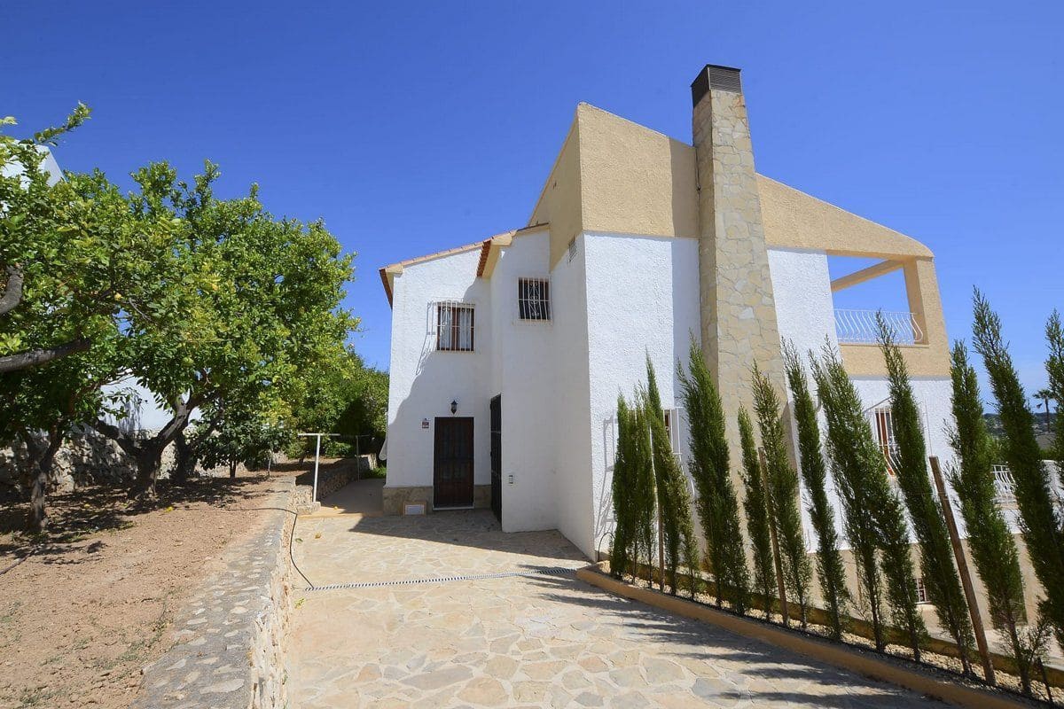 7 sovrum Villa till salu i Calpe / Calp med pool garage - 850 000 € (Ref: 7738599)