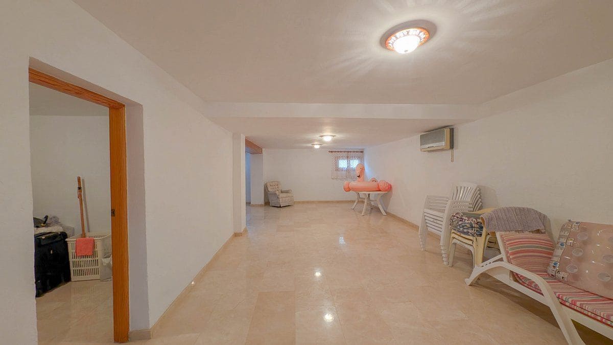 7 sovrum Villa till salu i Calpe / Calp med pool garage - 850 000 € (Ref: 7738599)