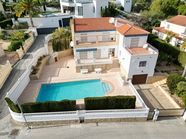 7 sovrum Villa till salu i Calpe / Calp med pool garage - 850 000 € (Ref: 7738599)