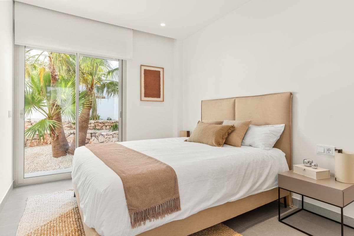 3 bedroom Villa for sale in Cumbre del Sol with pool garage - € 1,300,000 (Ref: 7998806)