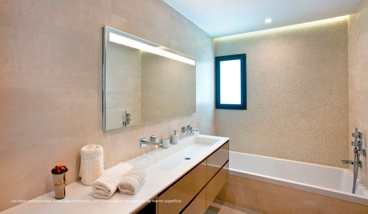 3 bedroom Villa for sale in Cumbre del Sol with pool garage - € 1,602,500 (Ref: 7998807)