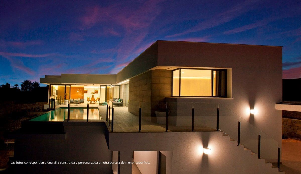 3 bedroom Villa for sale in Cumbre del Sol with pool garage - € 1,602,500 (Ref: 7998808)