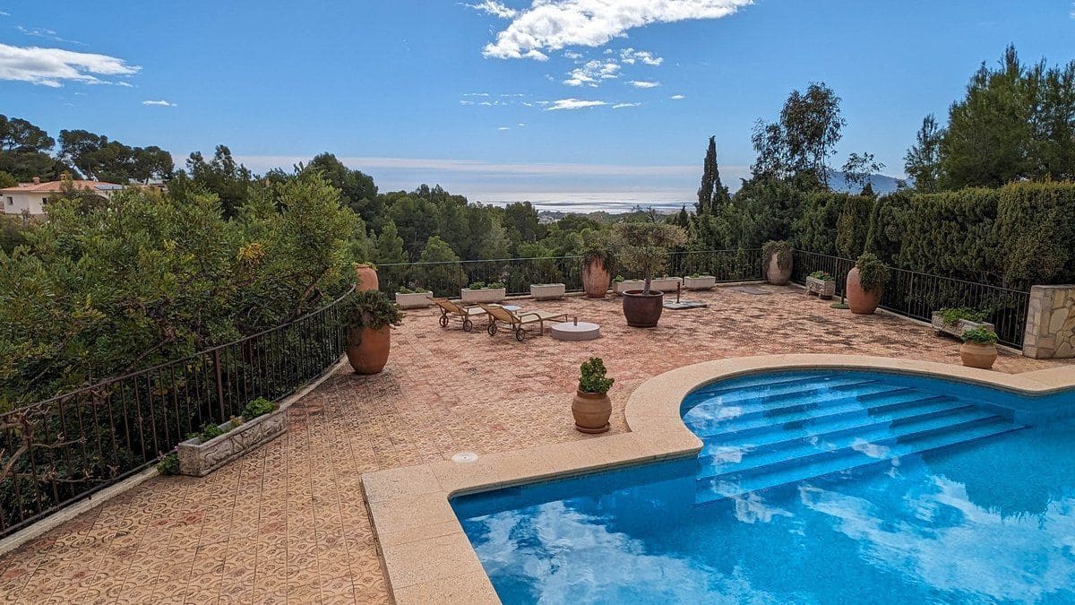 Chalet de 5 habitaciones en Altea en venta con piscina garaje - 1.375.000 € (Ref: 8013787)