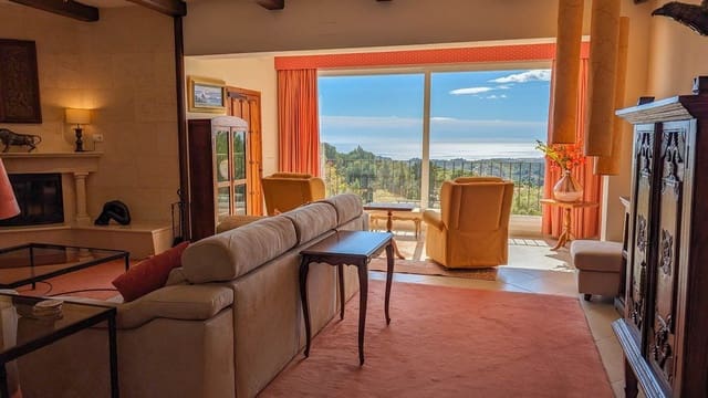 Chalet de 5 habitaciones en Altea en venta con piscina garaje - 1.375.000 € (Ref: 8013787)