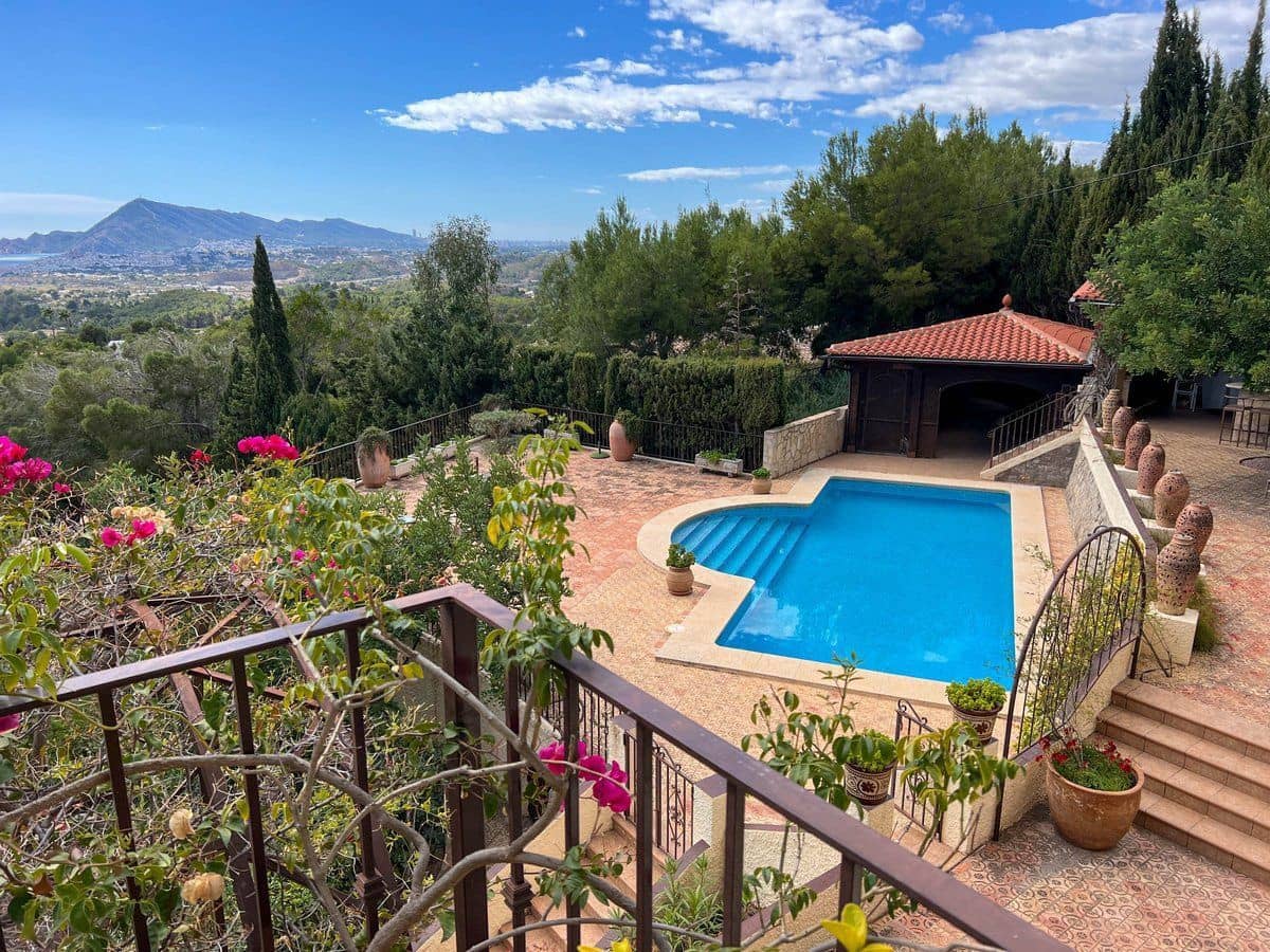 Chalet de 5 habitaciones en Altea en venta con piscina garaje - 1.375.000 € (Ref: 8013787)