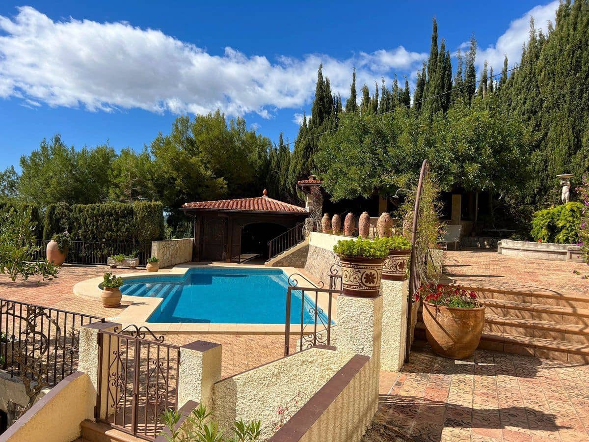 Chalet de 5 habitaciones en Altea en venta con piscina garaje - 1.375.000 € (Ref: 8013787)