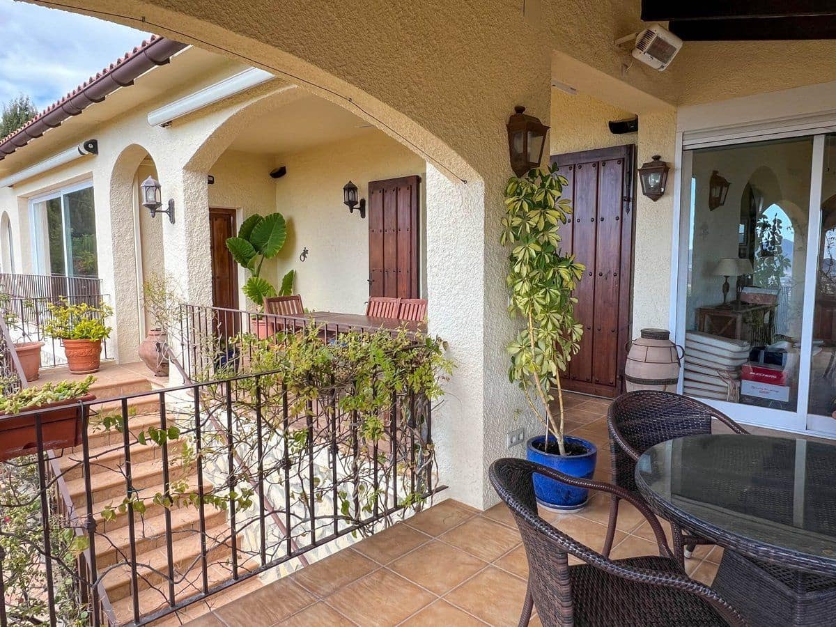 Chalet de 5 habitaciones en Altea en venta con piscina garaje - 1.375.000 € (Ref: 8013787)