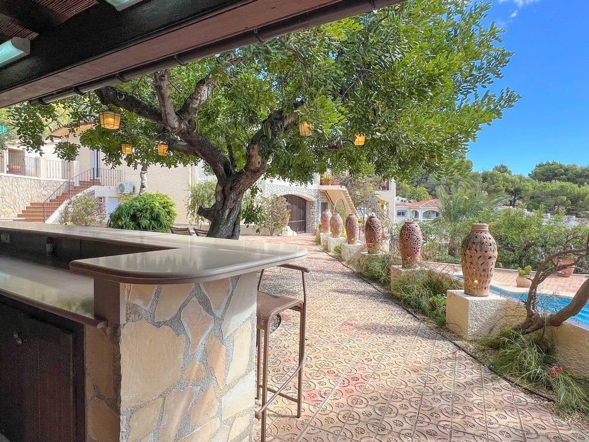 Chalet de 5 habitaciones en Altea en venta con piscina garaje - 1.375.000 € (Ref: 8013787)