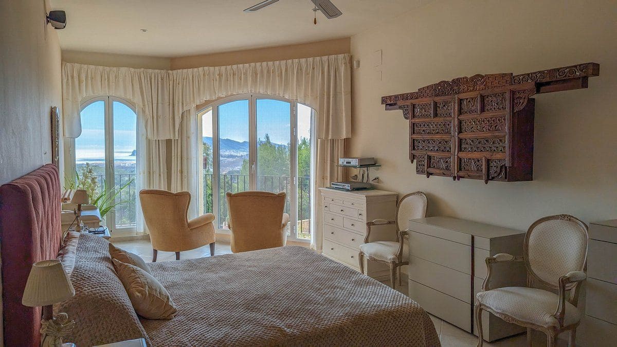 Chalet de 5 habitaciones en Altea en venta con piscina garaje - 1.375.000 € (Ref: 8013787)