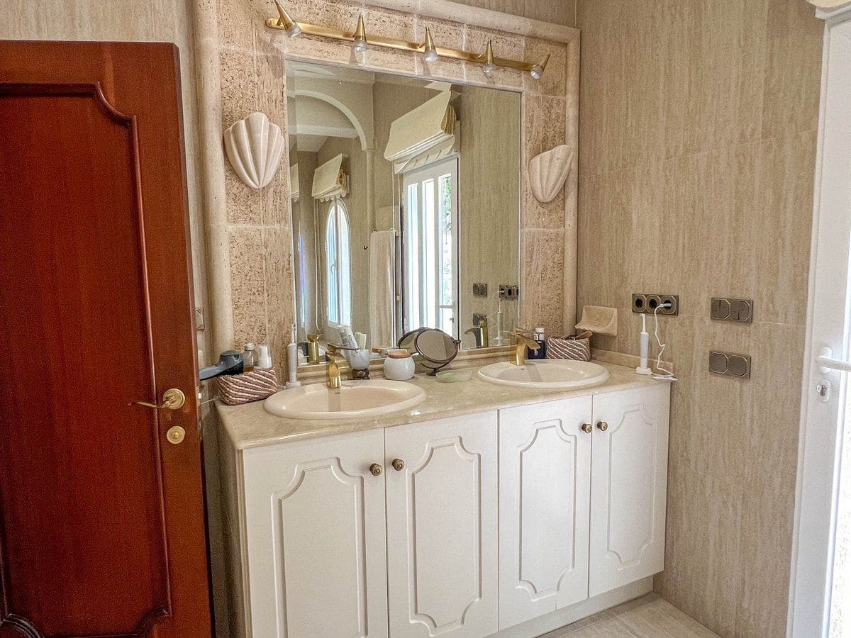 Chalet de 5 habitaciones en Altea en venta con piscina garaje - 1.375.000 € (Ref: 8013787)