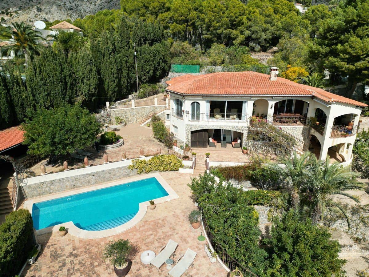 Chalet de 5 habitaciones en Altea en venta con piscina garaje - 1.375.000 € (Ref: 8013787)