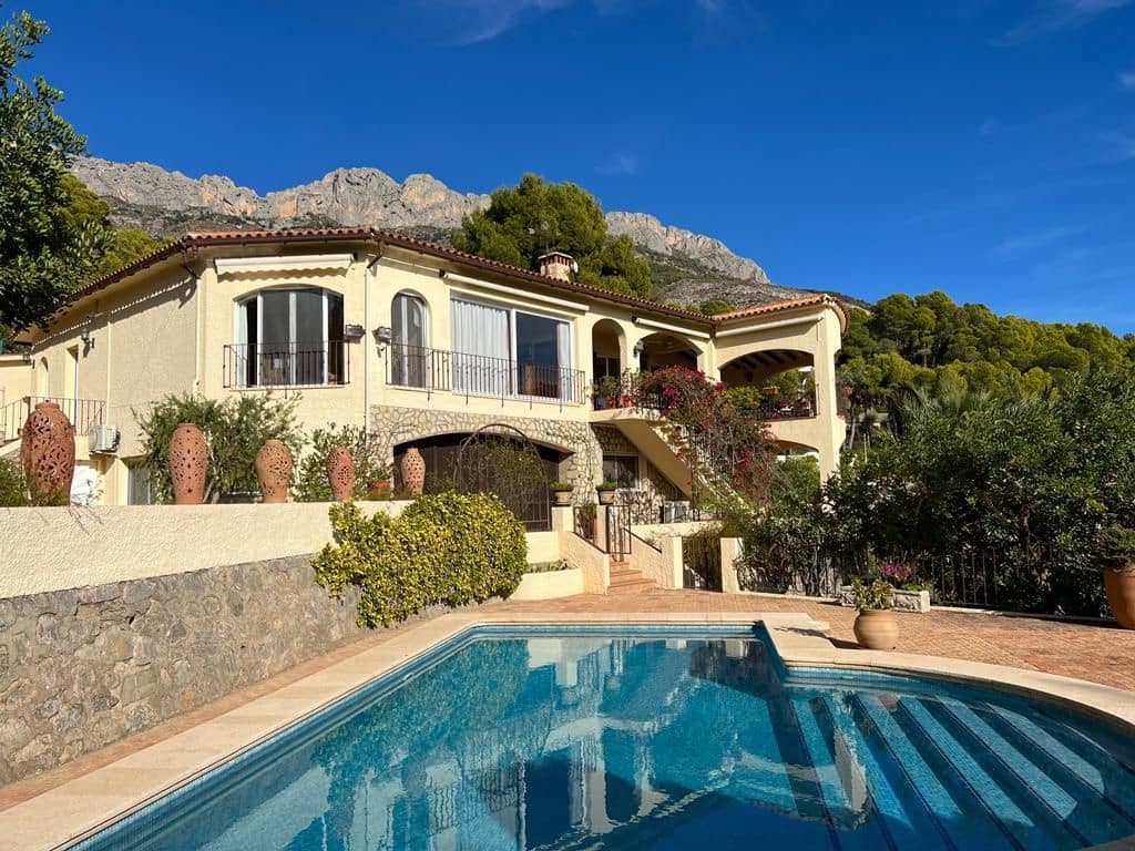 Chalet de 5 habitaciones en Altea en venta con piscina garaje - 1.375.000 € (Ref: 8013787)