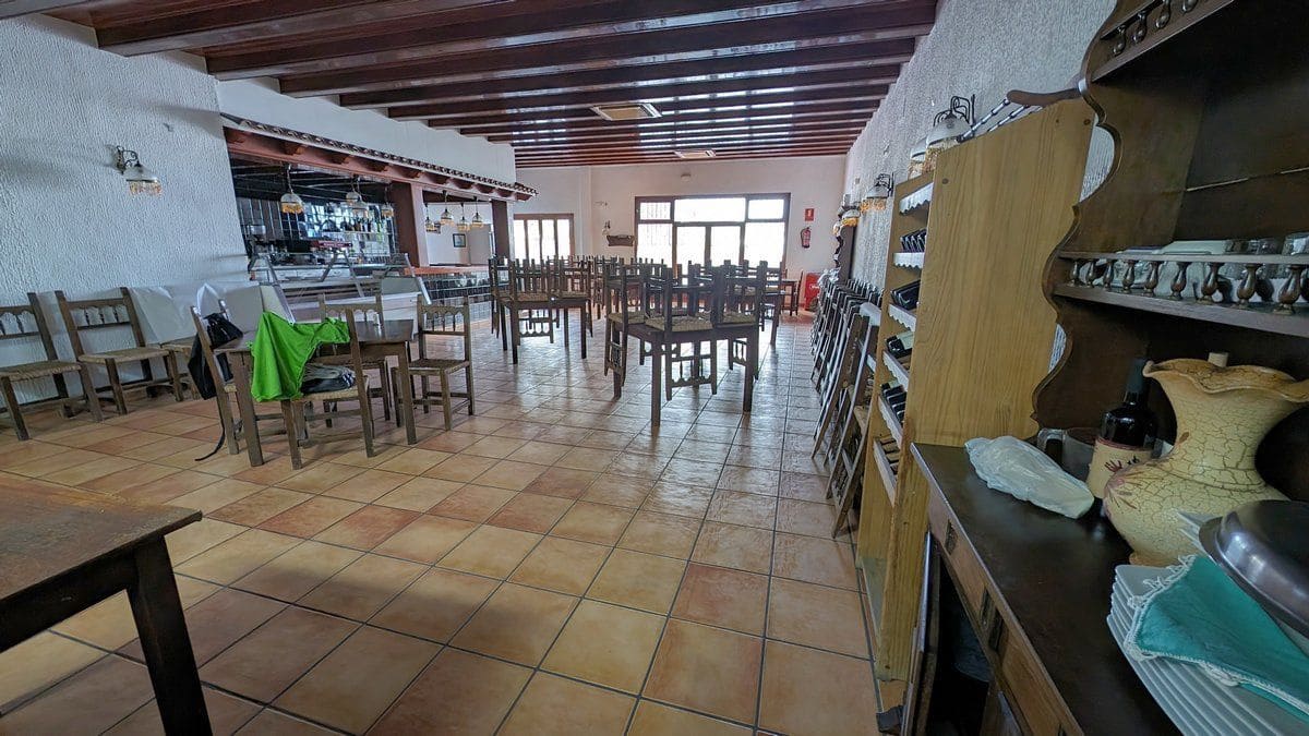 Erhverv til salg i Calpe / Calp med garage - € 390.000 (Ref: 8026525)