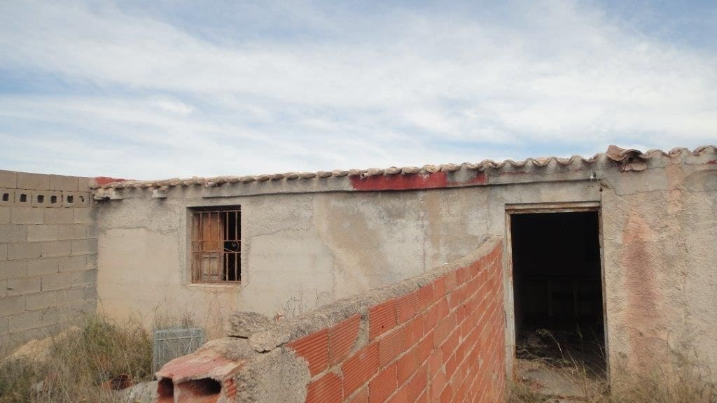 Grunde uden byggetilladelser til salg i Relleu - € 245.000 (Ref: 8039605)