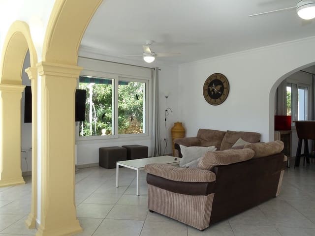 3 quarto Moradia para venda em Calpe / Calp com piscina garagem - 725 000 € (Ref: 8675486)
