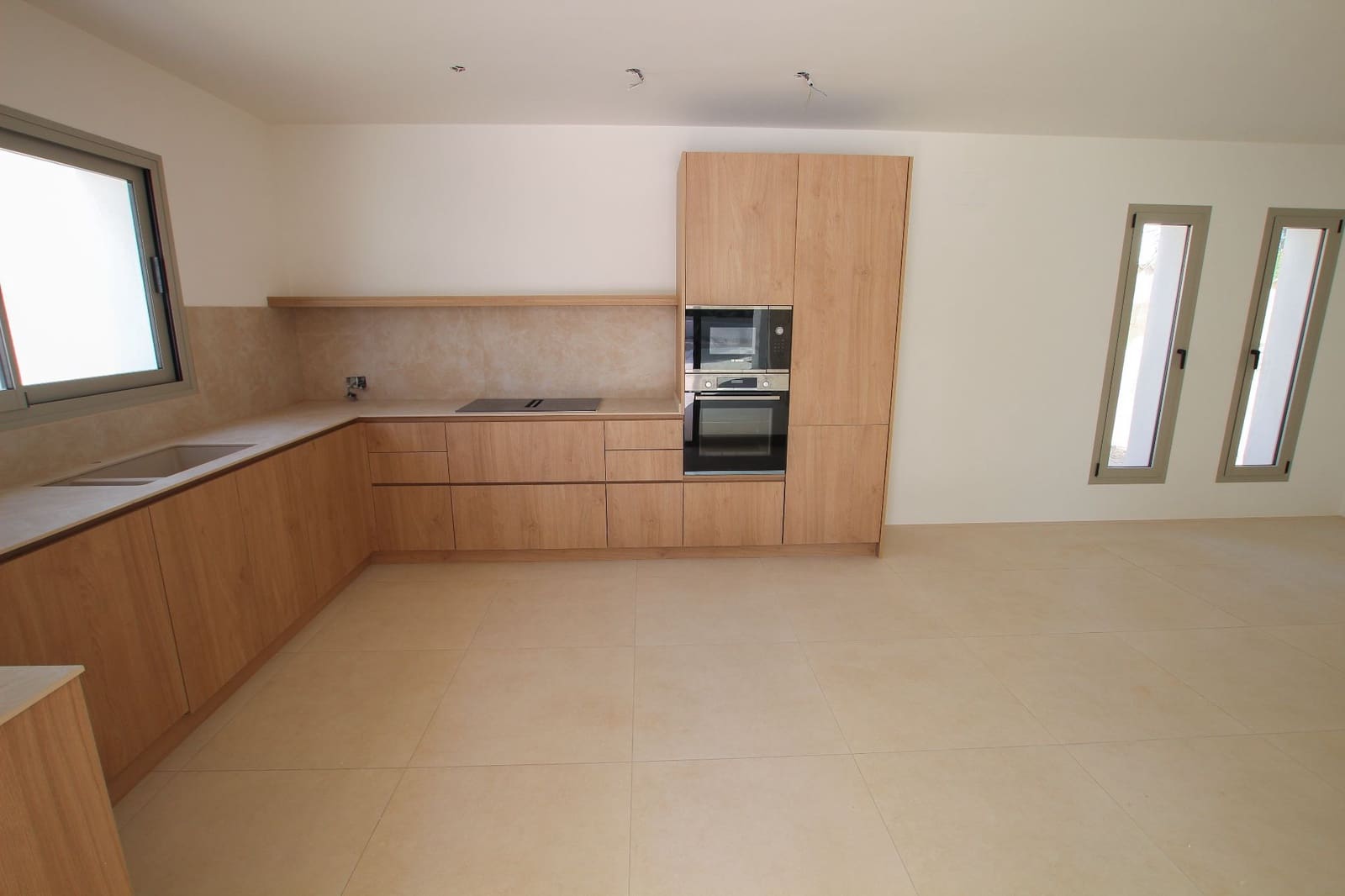 3 bedroom Villa for sale in Moraira with pool garage - € 1,250,000 (Ref: 8757332)