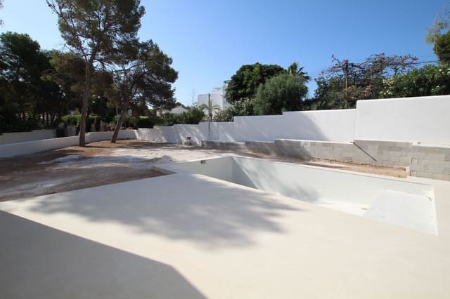 3 bedroom Villa for sale in Moraira, Teulada-Moraira with pool garage - € 1,250,000 (Ref: 8757332)