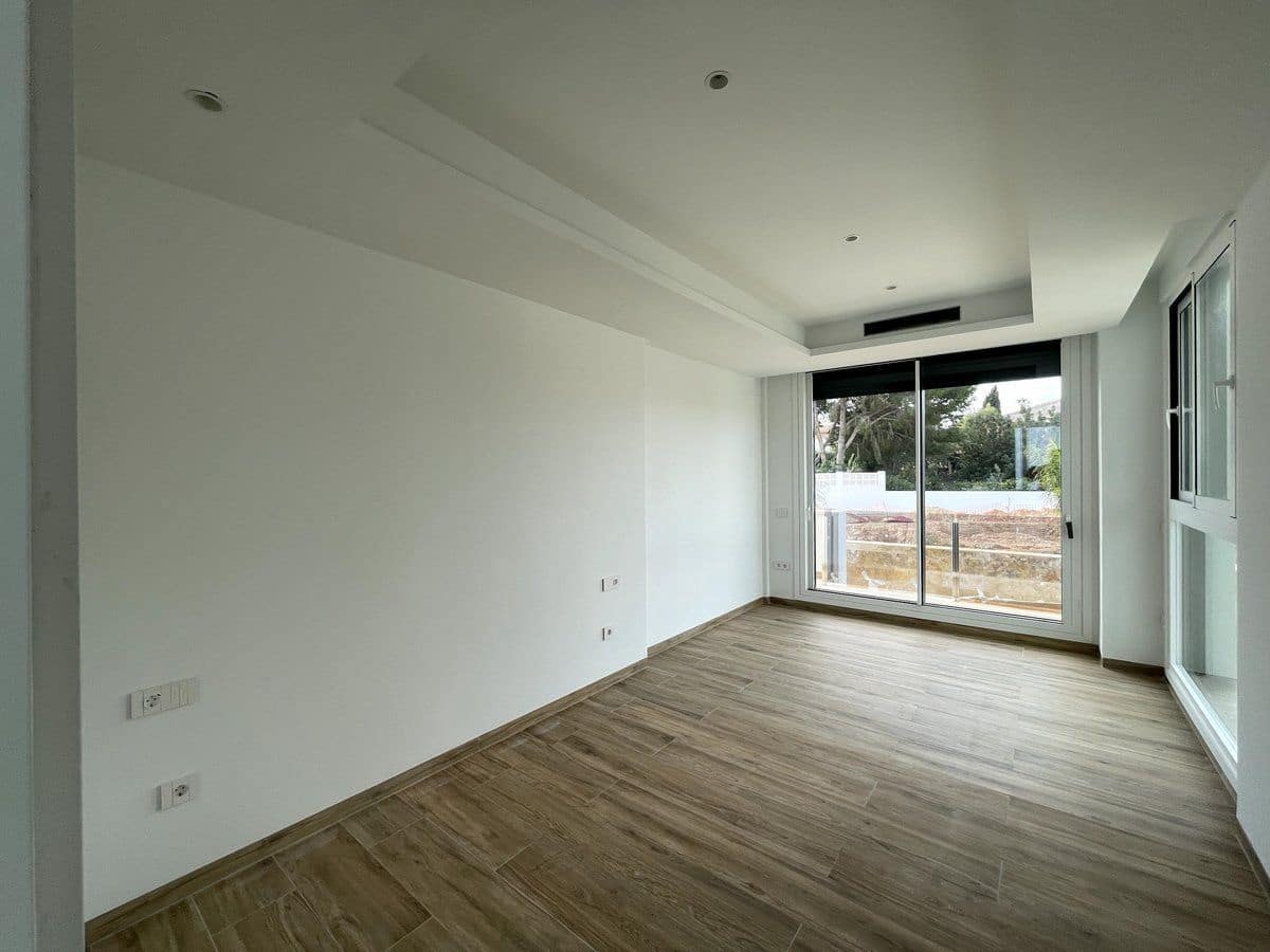 4 bedroom Villa for sale in Benissa with pool - € 2,260,000 (Ref: 8770008)