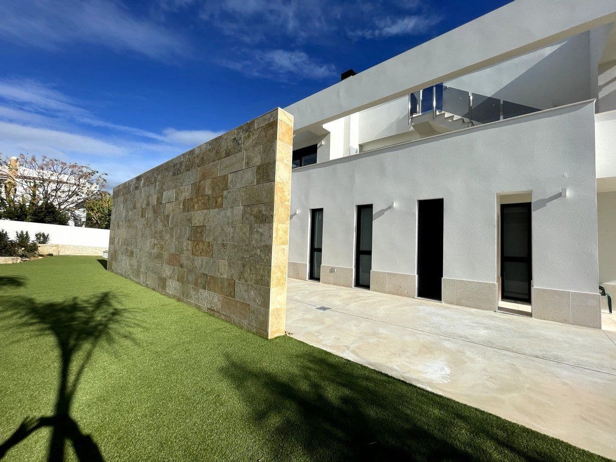 4 bedroom Villa for sale in Benissa with pool - € 2,260,000 (Ref: 8770008)