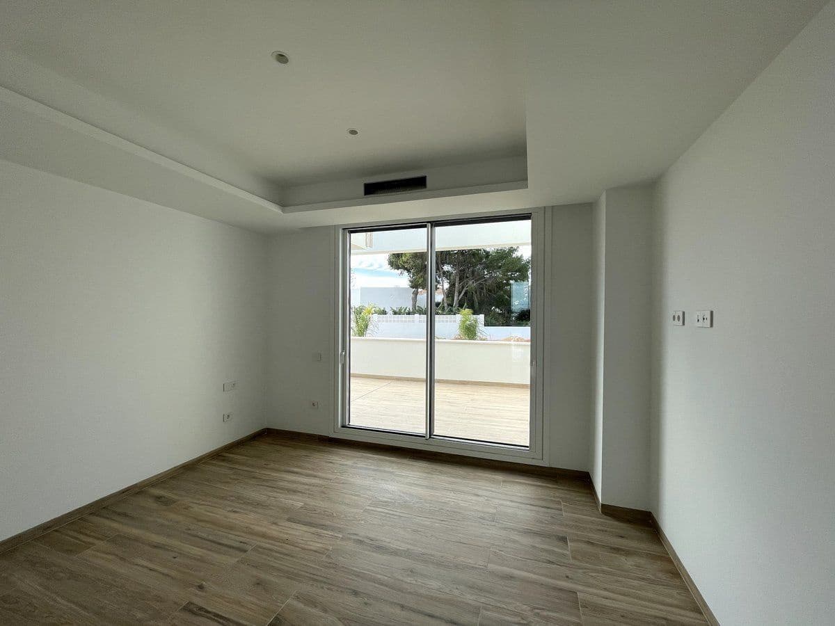 4 bedroom Villa for sale in Benissa with pool - € 2,260,000 (Ref: 8770008)