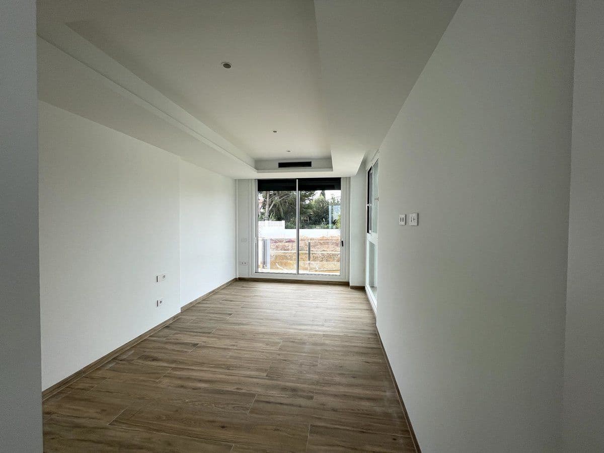 4 bedroom Villa for sale in Benissa with pool - € 2,260,000 (Ref: 8770008)