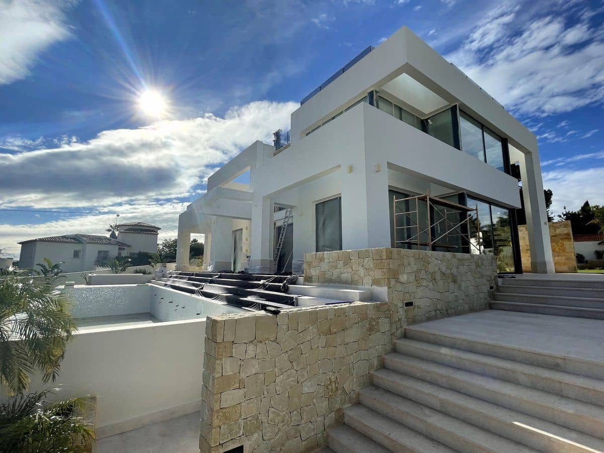 4 bedroom Villa for sale in Benissa with pool - € 2,260,000 (Ref: 8770008)
