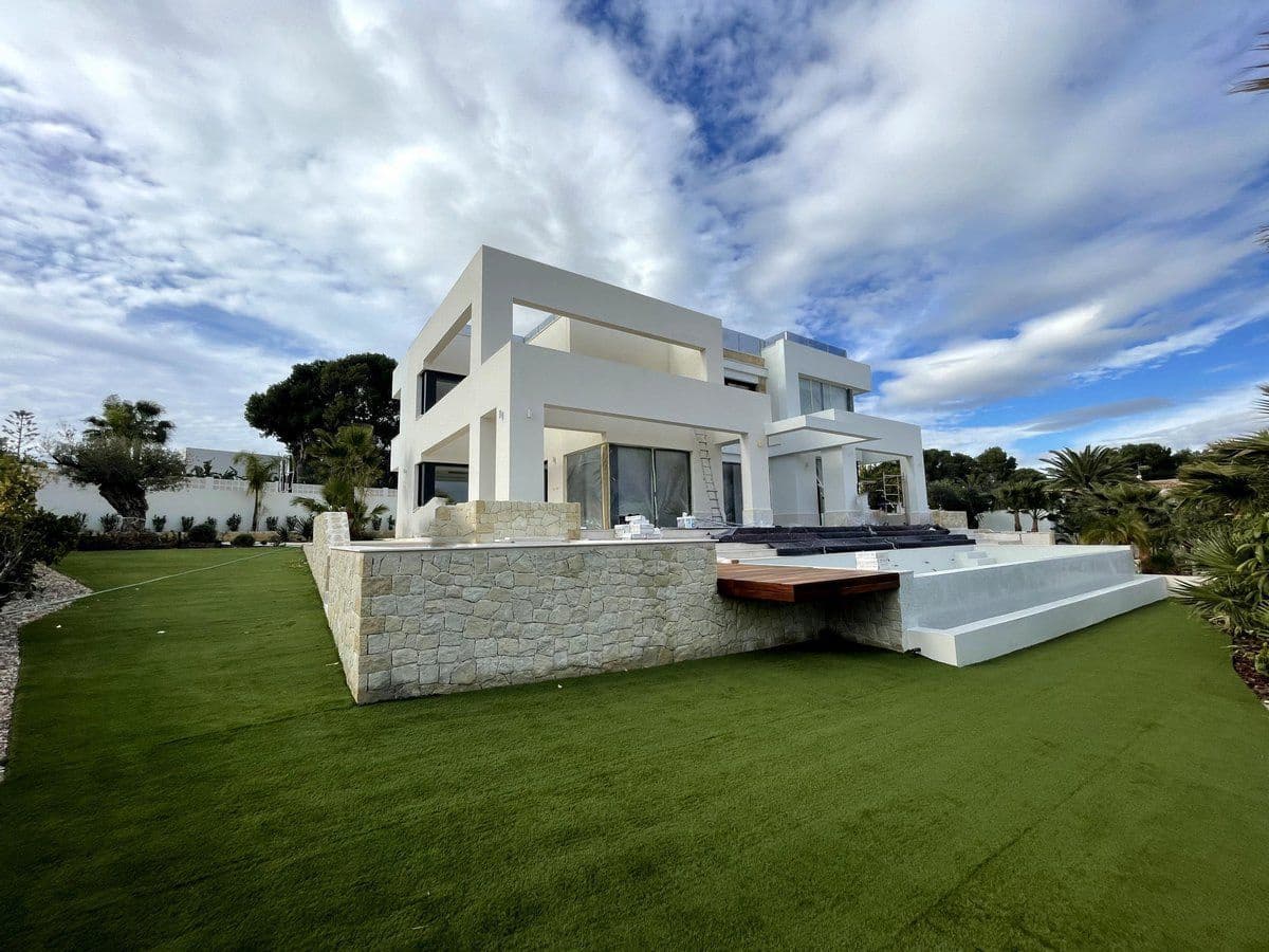 4 bedroom Villa for sale in Benissa with pool - € 2,260,000 (Ref: 8770008)