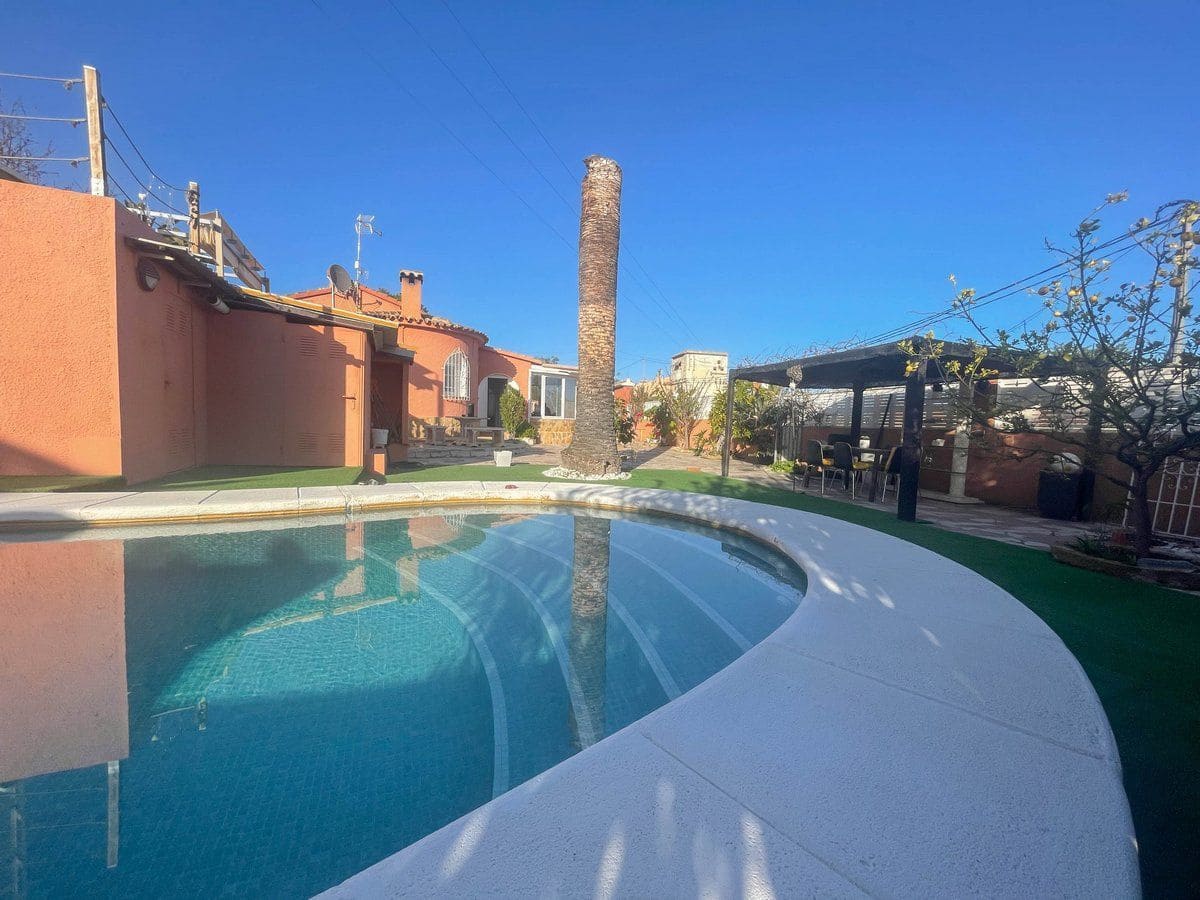 3 Zimmer Villa zu verkaufen in Calpe / Calp mit Pool Garage - 535.000 € (Ref: 8797134)