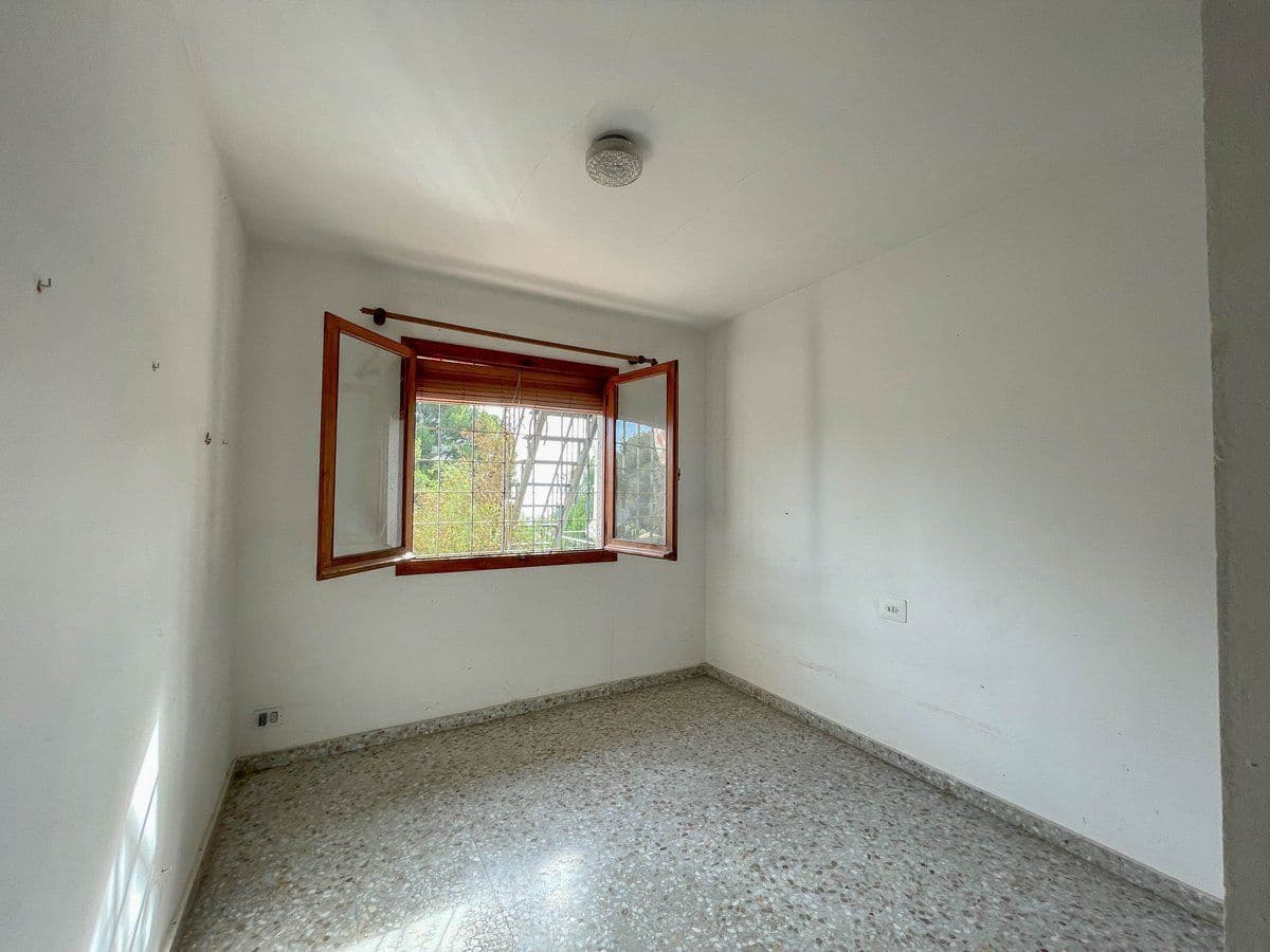 6 bedroom Villa for sale in Benissa with garage - € 690,000 (Ref: 8848762)