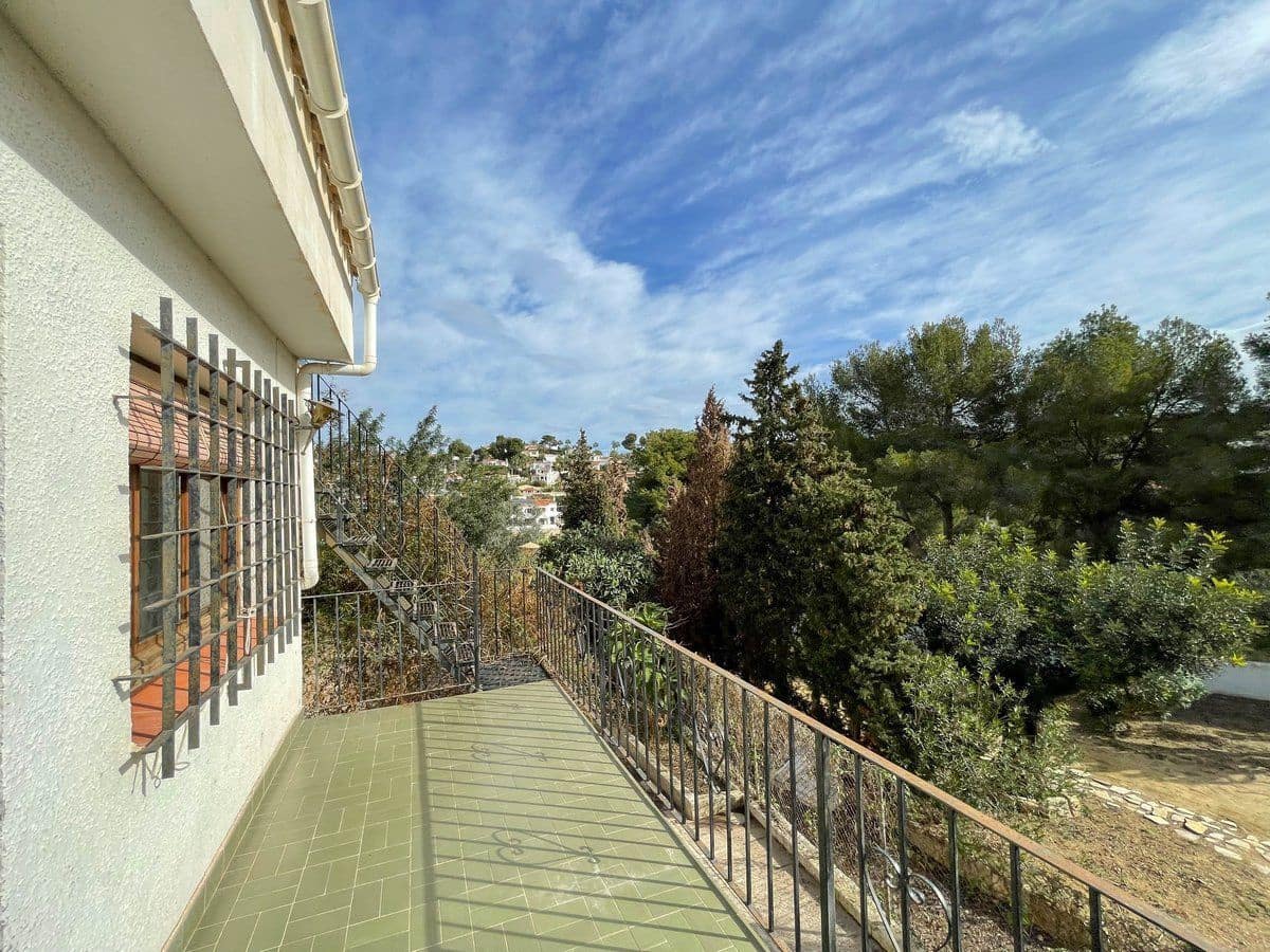 6 bedroom Villa for sale in Benissa with garage - € 690,000 (Ref: 8848762)