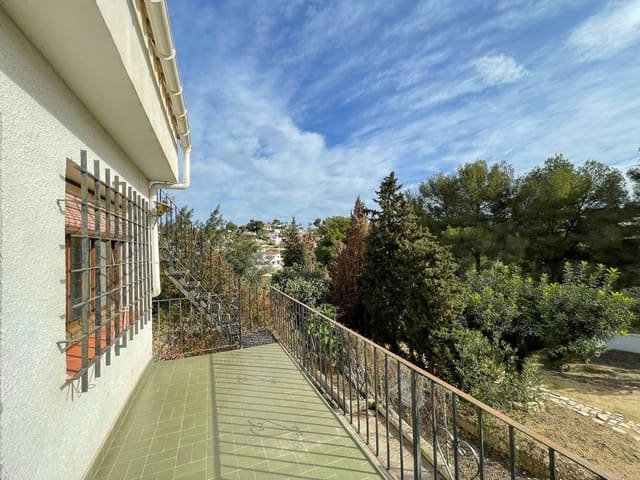 6 bedroom Villa for sale in Benissa with garage - € 690,000 (Ref: 8848762)