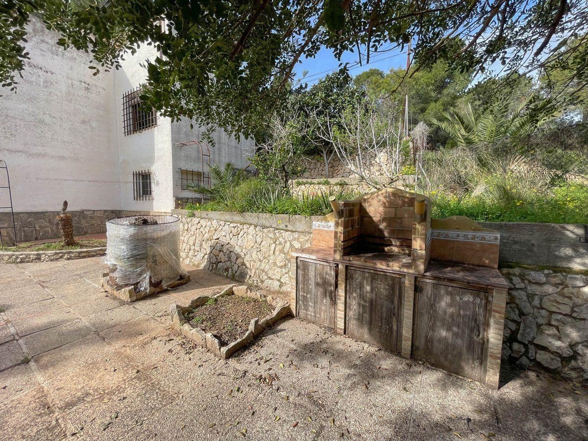 6 bedroom Villa for sale in Benissa with garage - € 690,000 (Ref: 8848762)