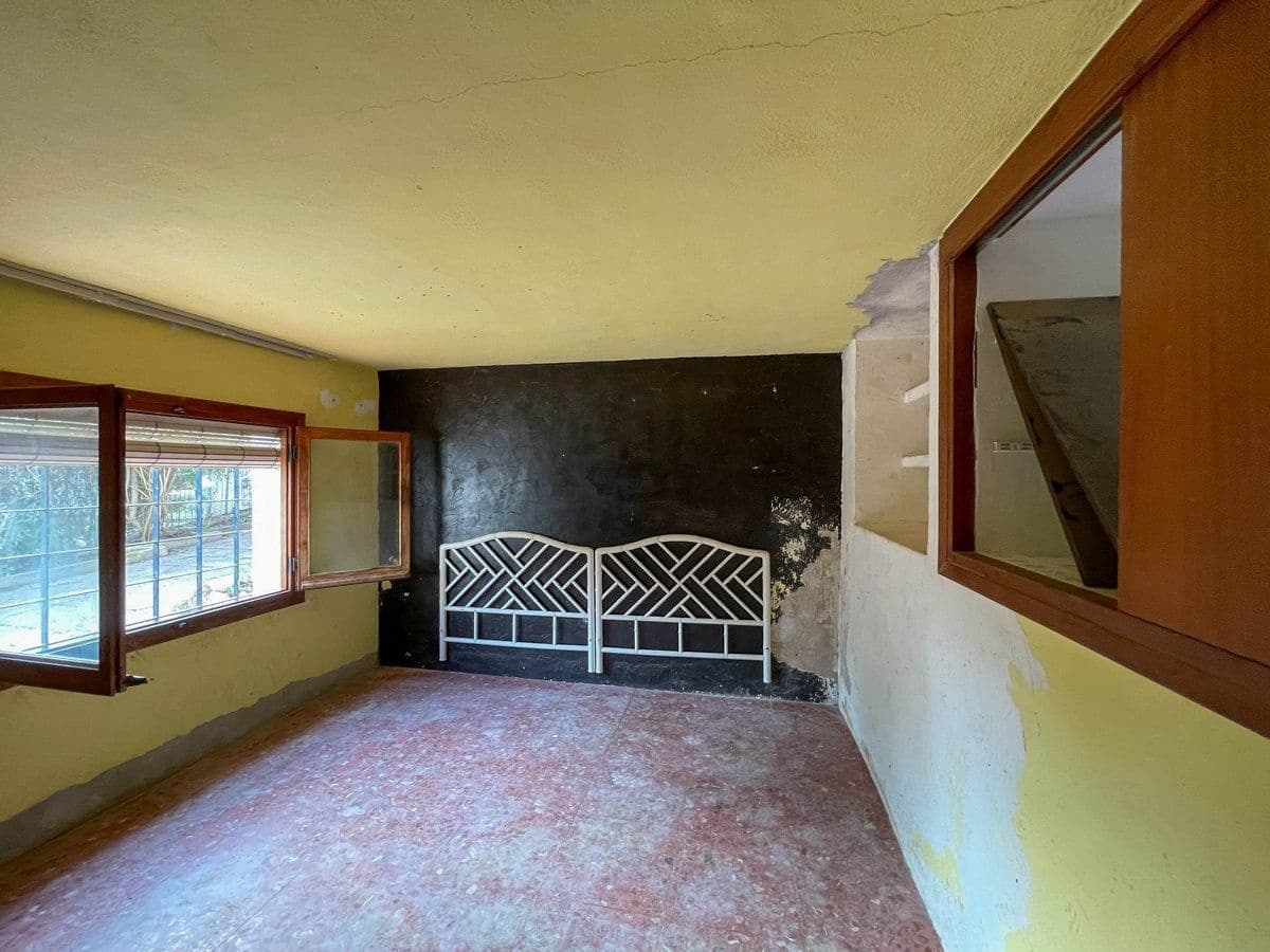 6 bedroom Villa for sale in Benissa with garage - € 690,000 (Ref: 8848762)