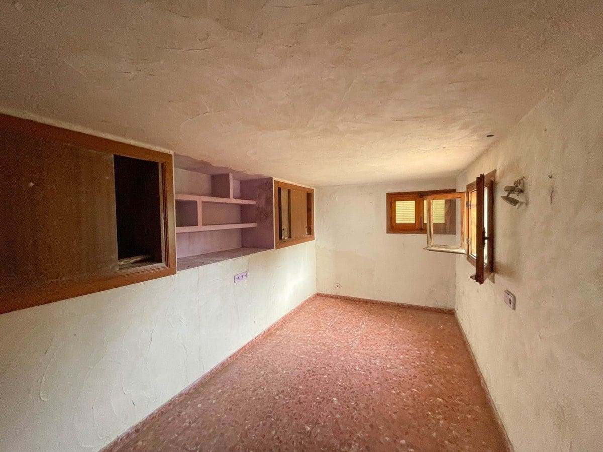 6 bedroom Villa for sale in Benissa with garage - € 690,000 (Ref: 8848762)