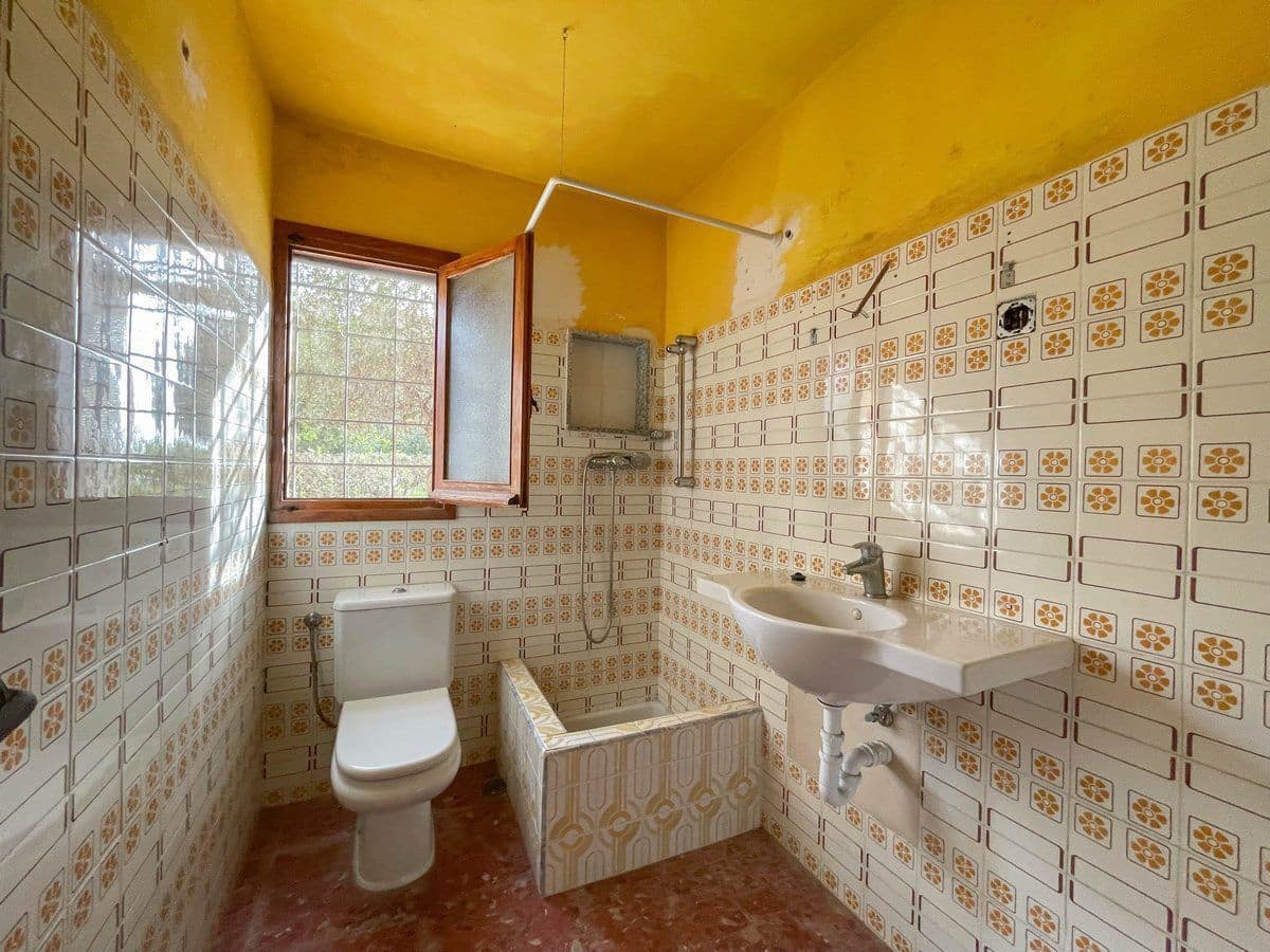 6 bedroom Villa for sale in Benissa with garage - € 690,000 (Ref: 8848762)