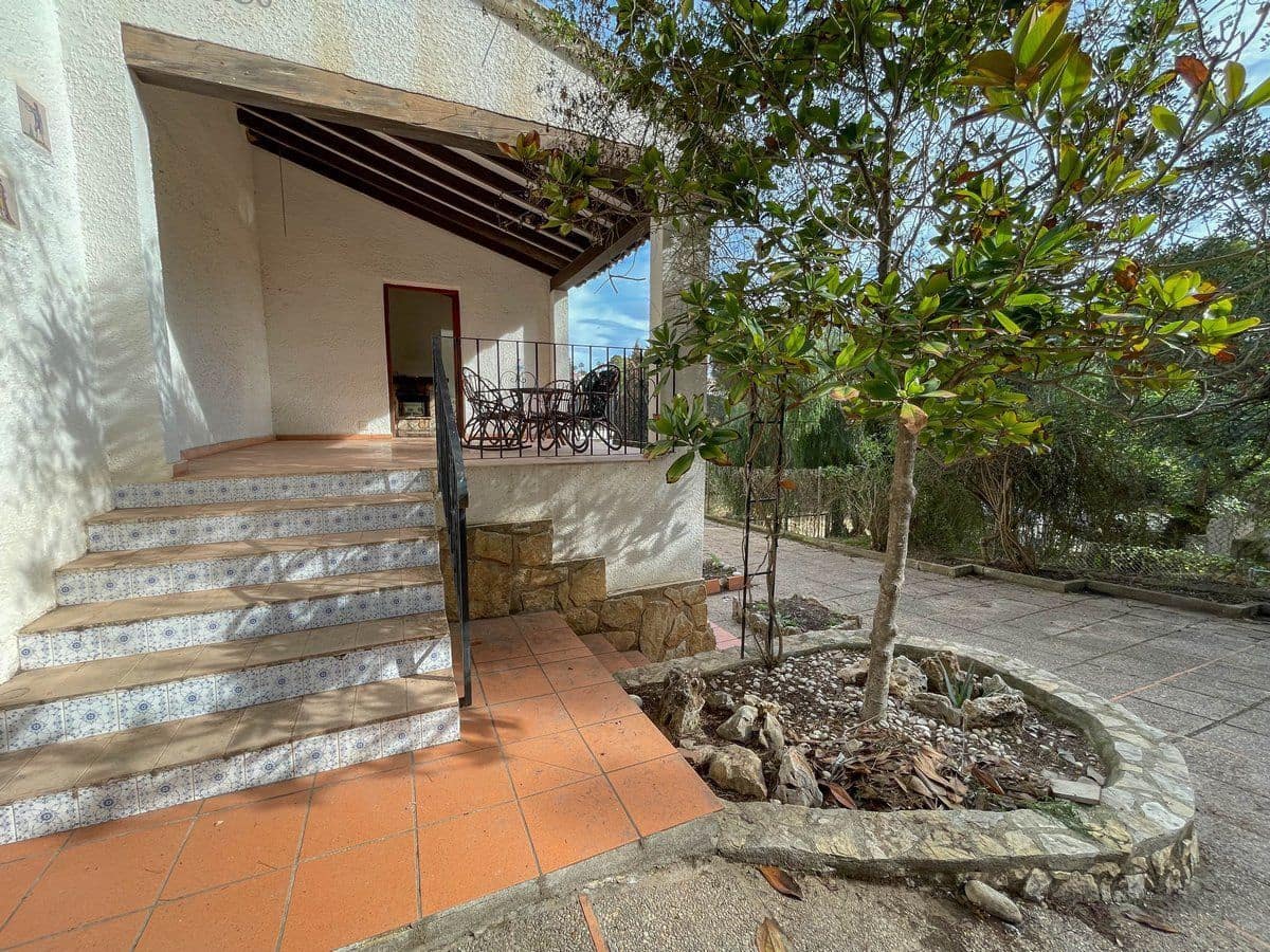 6 bedroom Villa for sale in Benissa with garage - € 690,000 (Ref: 8848762)