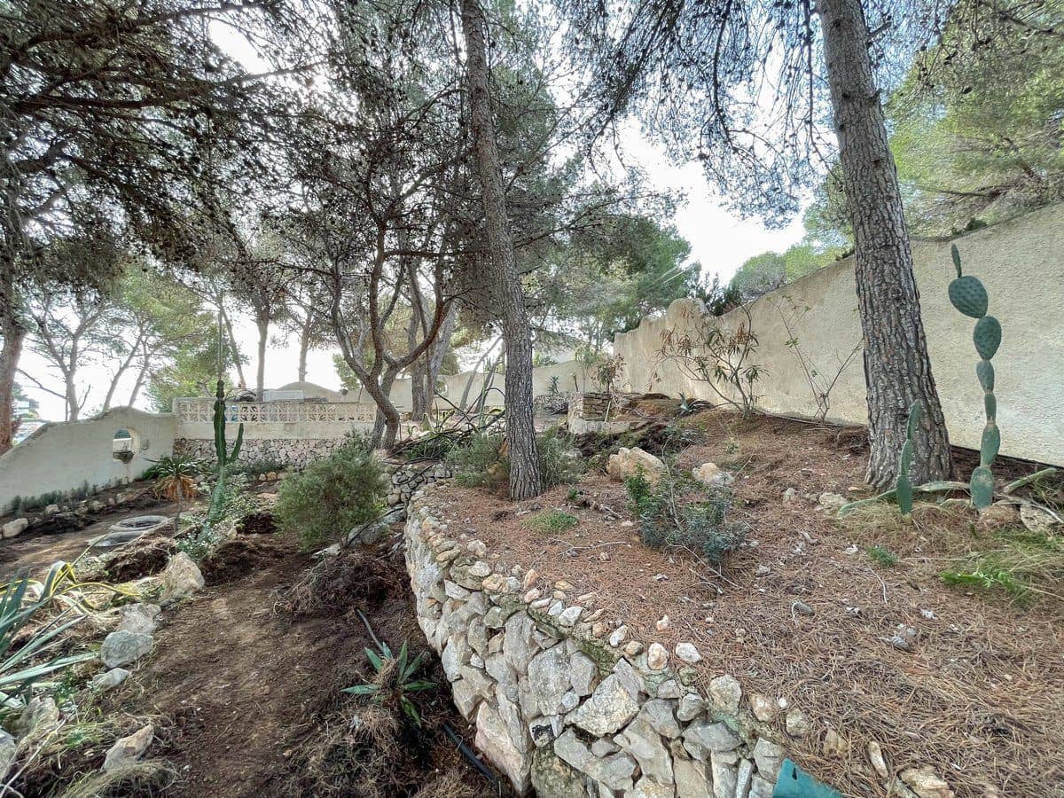 6 bedroom Villa for sale in Benissa with garage - € 690,000 (Ref: 8848762)