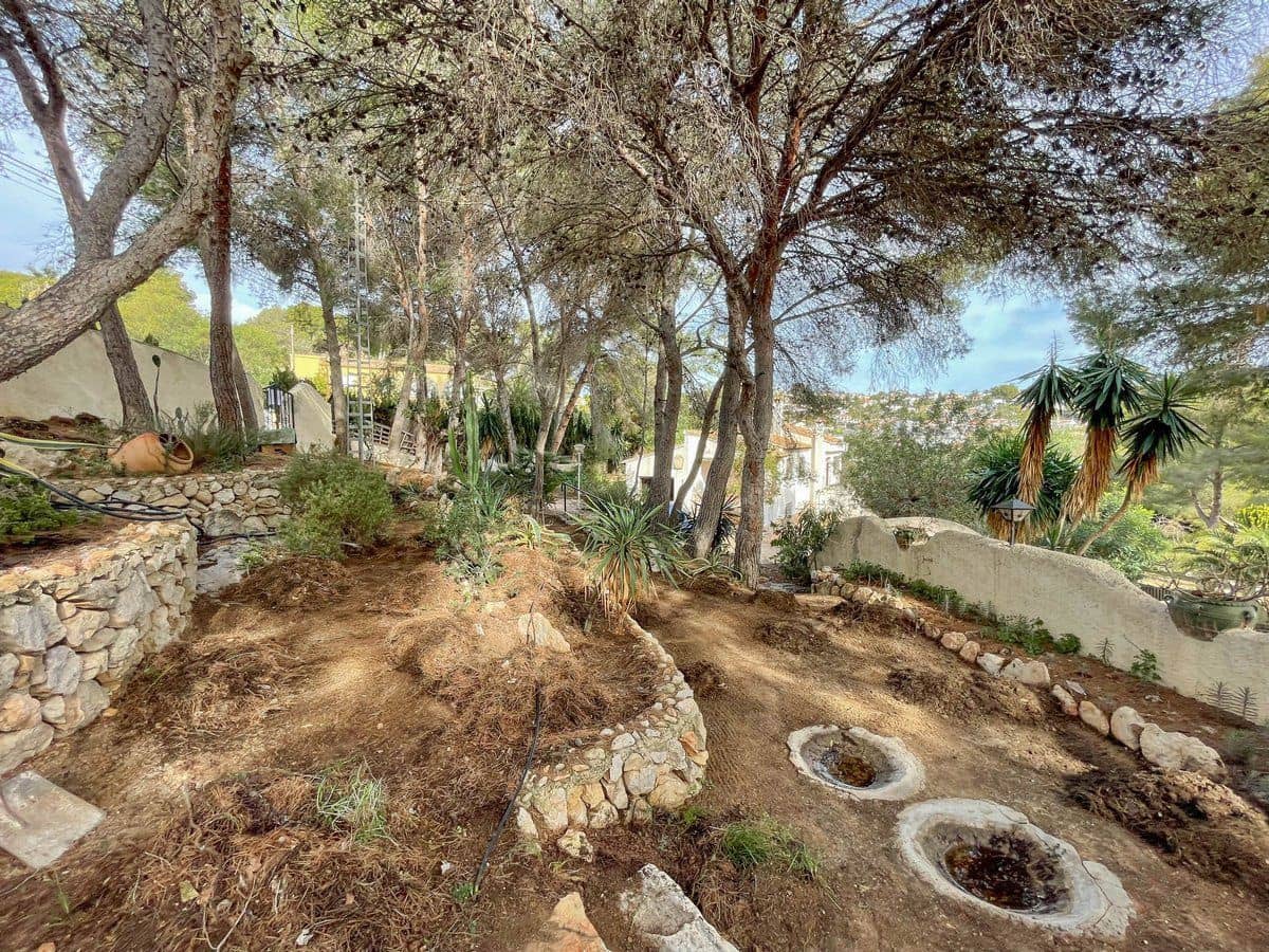 6 bedroom Villa for sale in Benissa with garage - € 690,000 (Ref: 8848762)