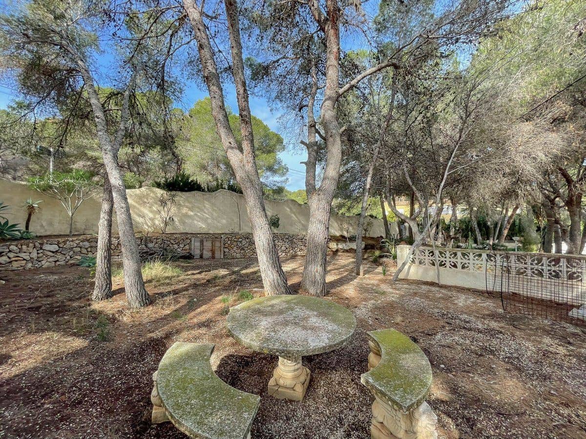 6 bedroom Villa for sale in Benissa with garage - € 690,000 (Ref: 8848762)