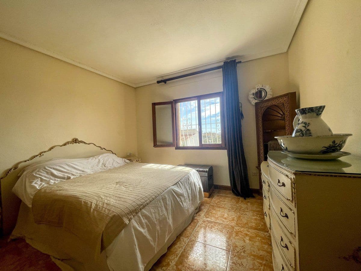 3 bedroom Villa for sale in Calpe / Calp with pool garage - € 490,000 (Ref: 8881320)