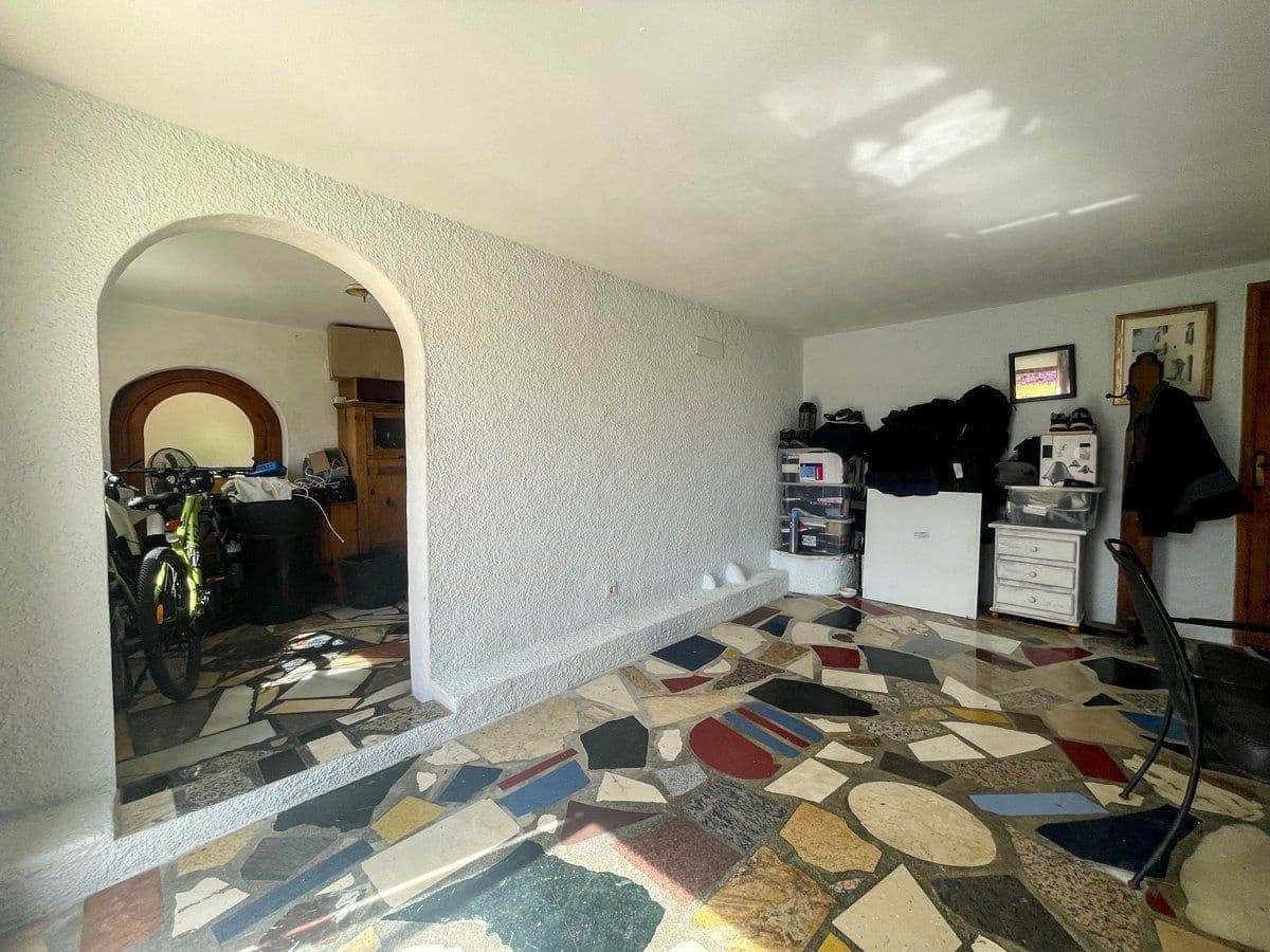 3 bedroom Villa for sale in Calpe / Calp with pool garage - € 490,000 (Ref: 8881320)