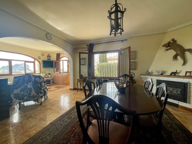 3 bedroom Villa for sale in Calpe / Calp with pool garage - € 490,000 (Ref: 8881320)