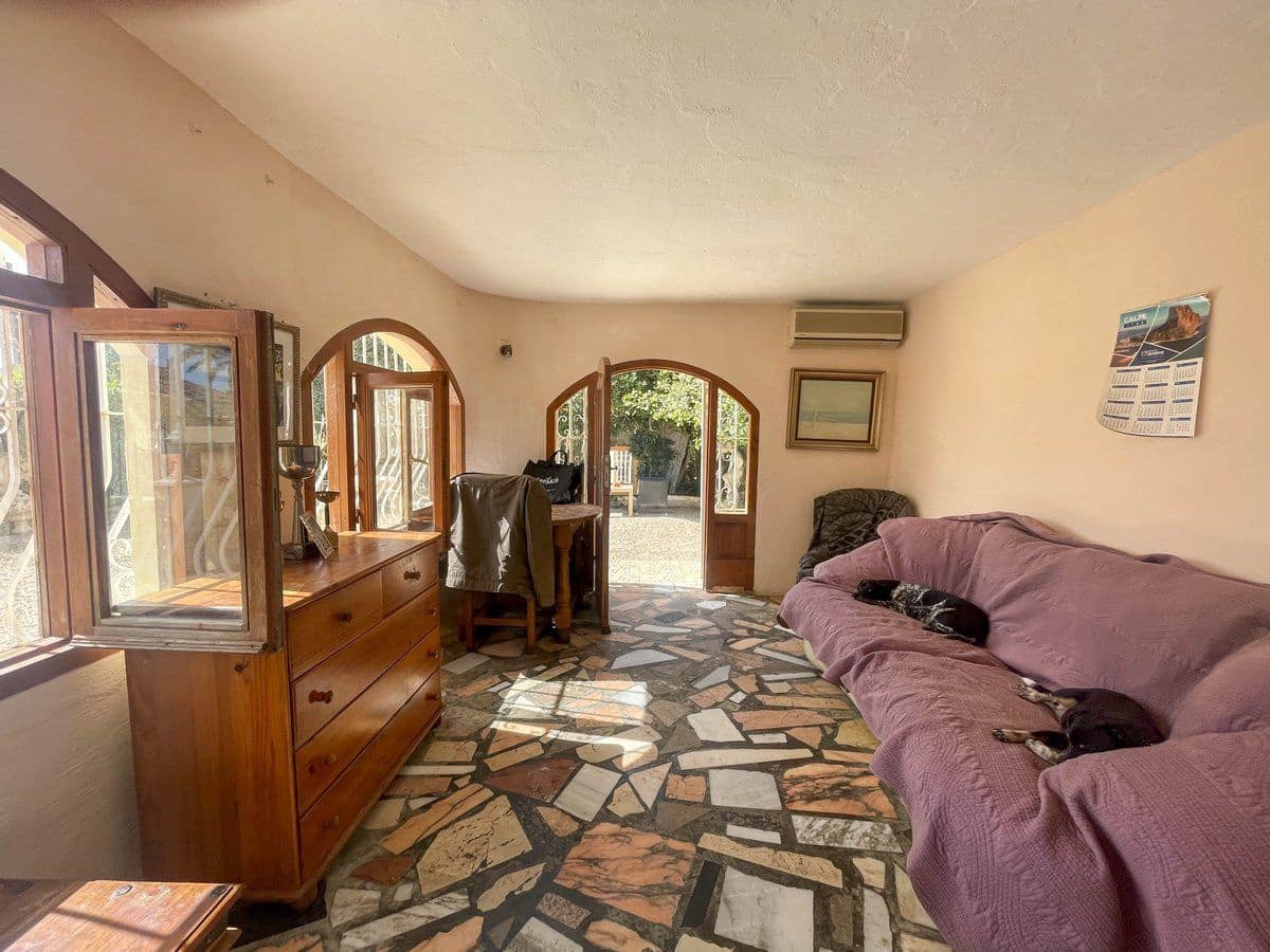 3 bedroom Villa for sale in Calpe / Calp with pool garage - € 490,000 (Ref: 8881320)