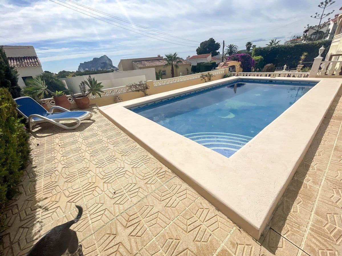3 bedroom Villa for sale in Calpe / Calp with pool garage - € 490,000 (Ref: 8881320)