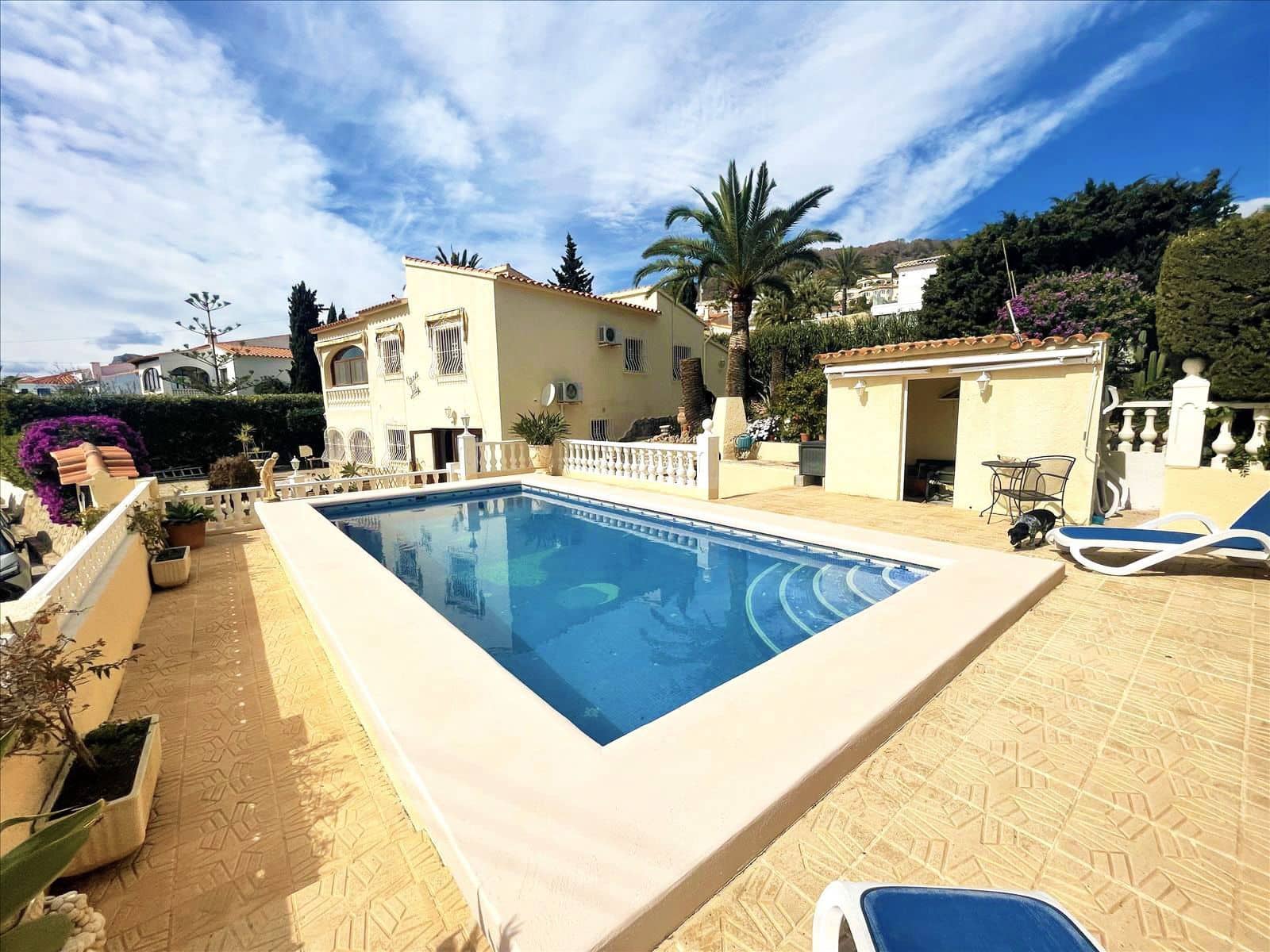 3 bedroom Villa for sale in Calpe / Calp with pool garage - € 490,000 (Ref: 8881320)