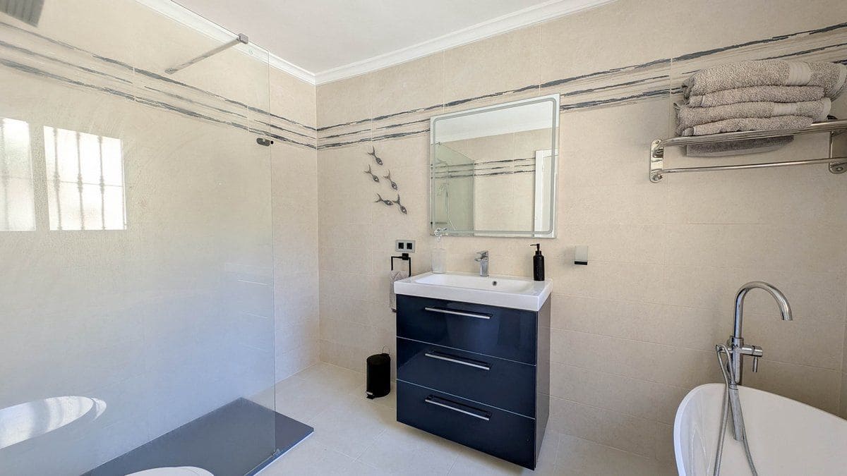 4 soverom Villa til salgs i Calpe / Calp med svømmebasseng garasje - € 899 000 (Ref: 8892130)