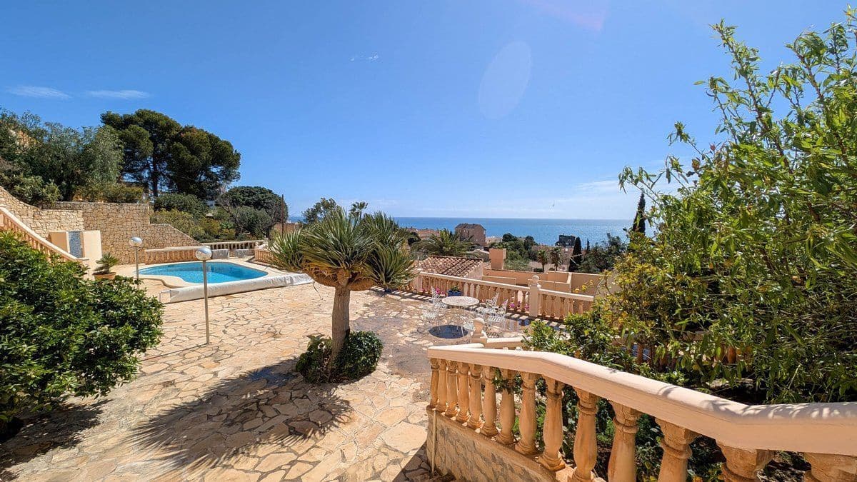 4 soverom Villa til salgs i Calpe / Calp med svømmebasseng garasje - € 899 000 (Ref: 8892130)