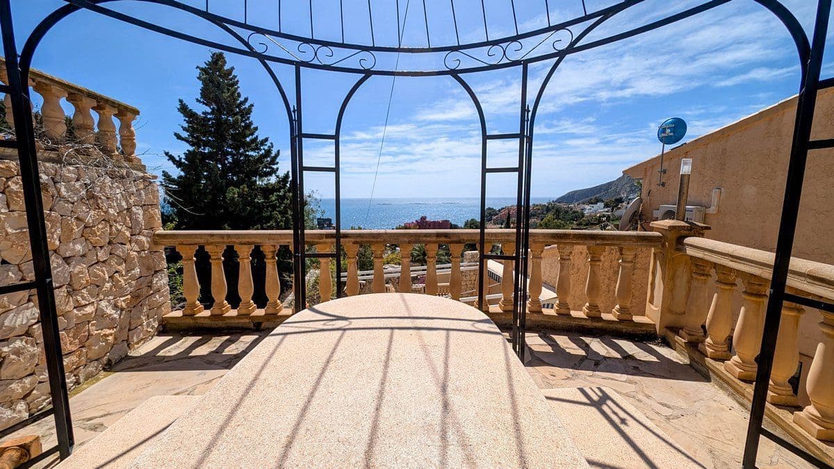 4 soverom Villa til salgs i Calpe / Calp med svømmebasseng garasje - € 899 000 (Ref: 8892130)